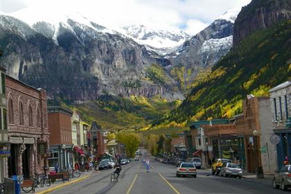 Entrepreneur? You could win $30,000 apiece to move to this town for six months. Nice!